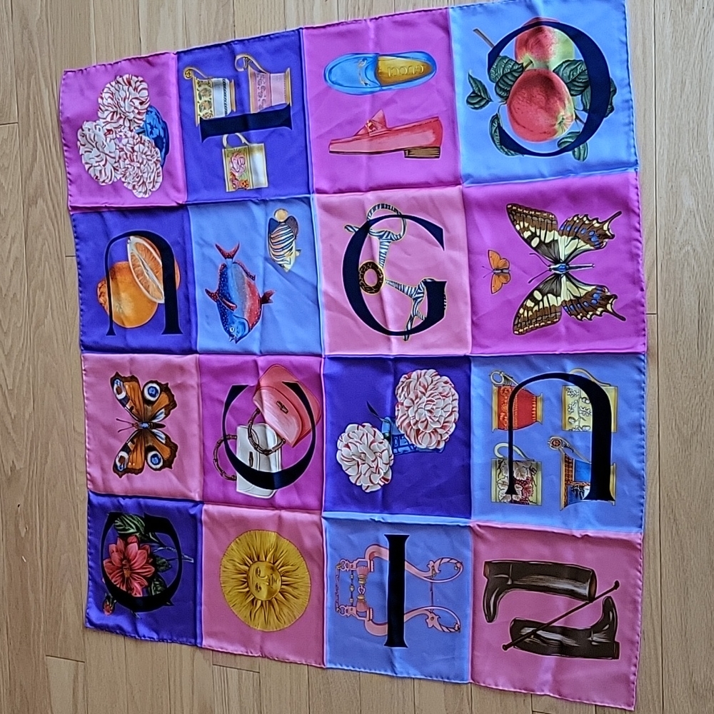 Gucci 100% Silk Twill Patchwork Scarf